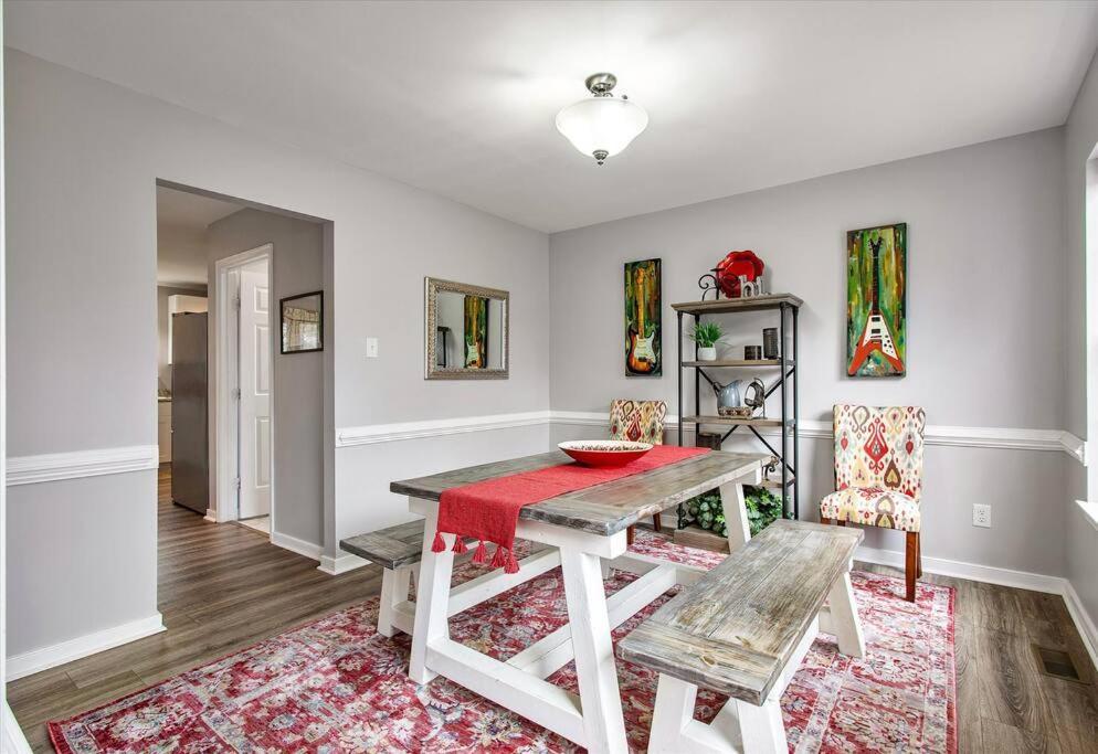Charming 3-Bedroom Home In Heart Of アシュランド エクステリア 写真