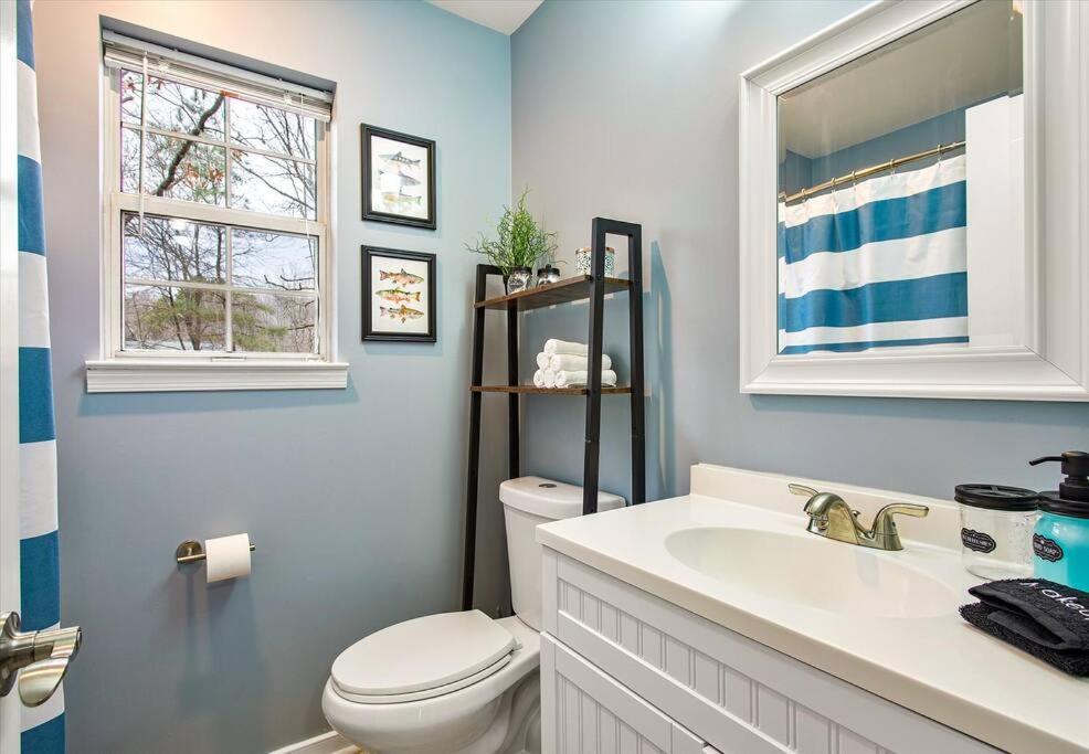 Charming 3-Bedroom Home In Heart Of アシュランド エクステリア 写真